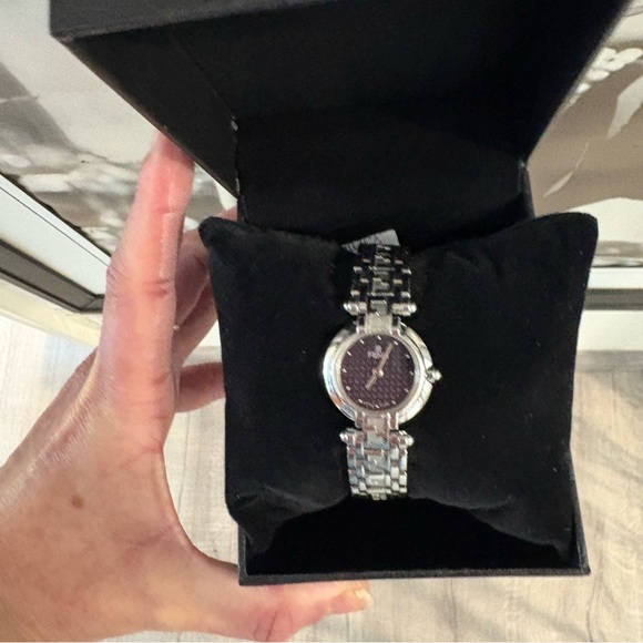 FENDI Black and Stainless Steal Timepiece FUNCTIONAL AUTHENTIC - Picture 4 of 13